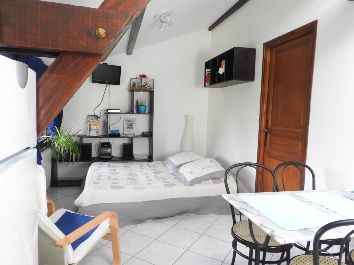 La Charmatiere Villa Haute-Rivoire Rum bild